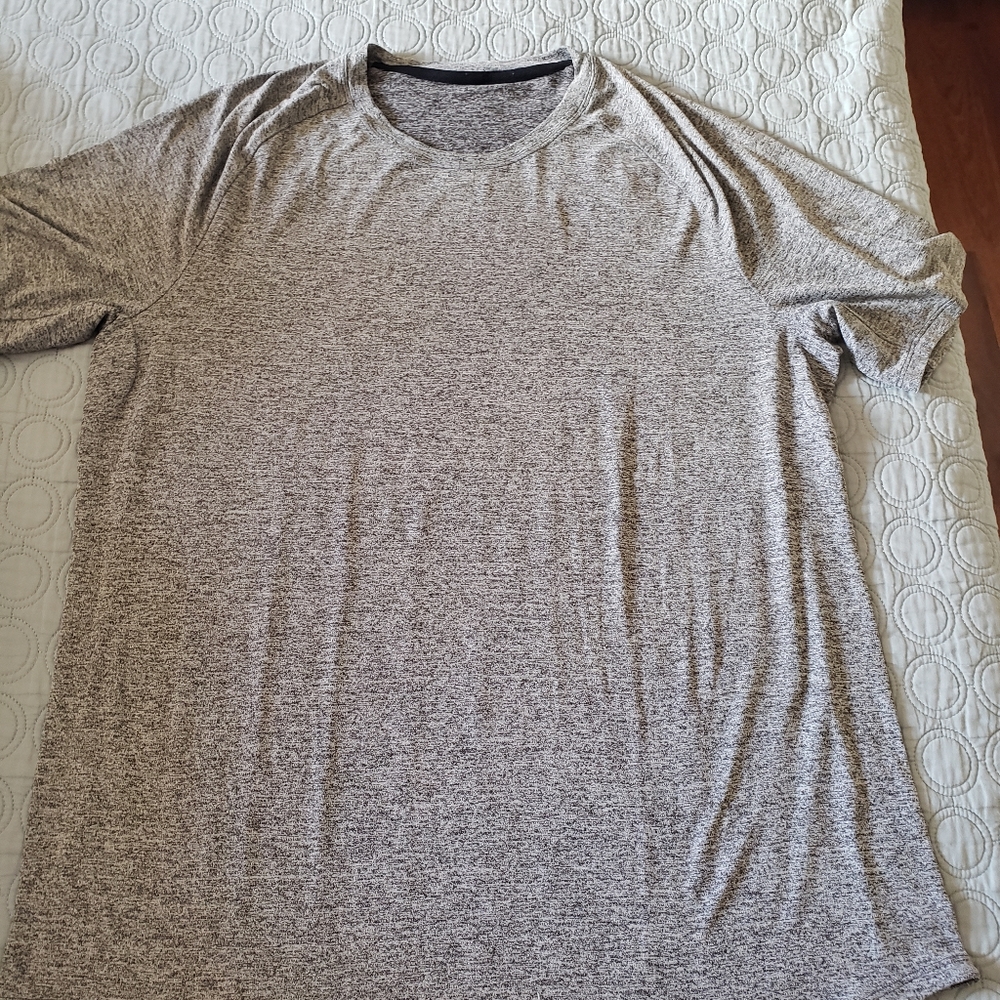 Lululemon Men T-shirt xl